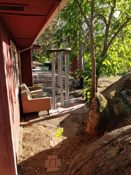 Sleeping Wolf Guest House Oakhurst Exterior foto